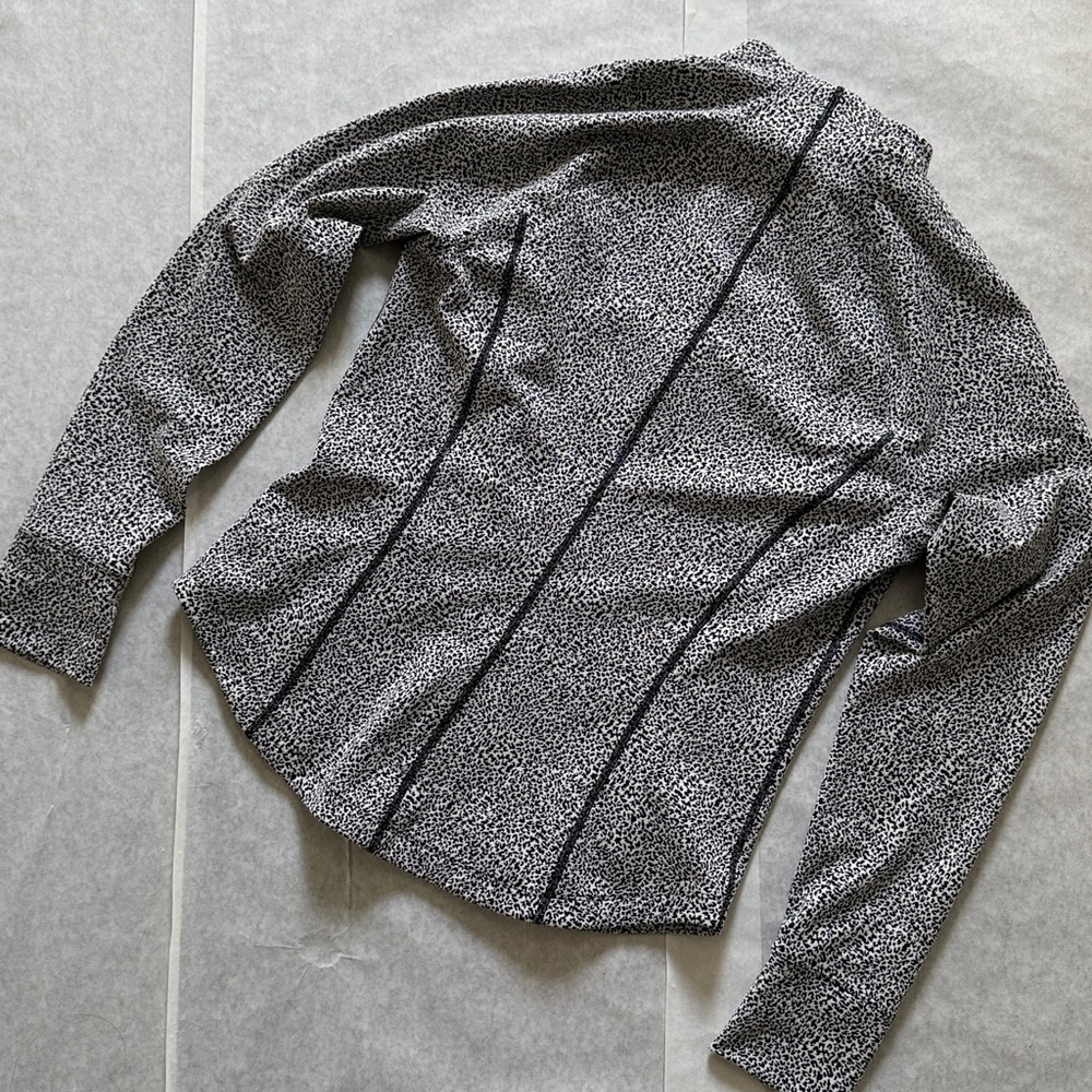 Athleta Salutation jacquard black and white athletic soft jacket with pockets - Picture 6 of 12